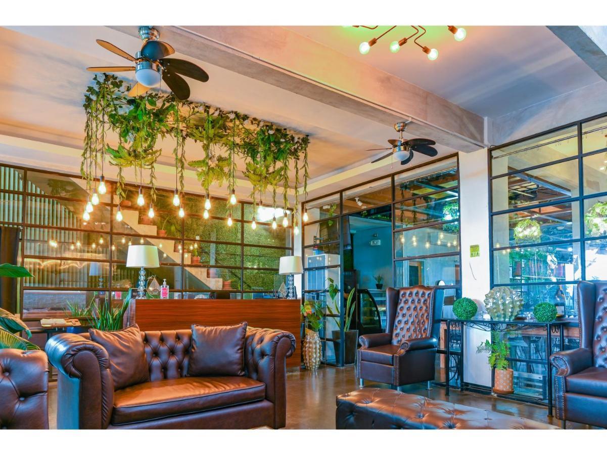 Capital O 890 Nami Hotel Tagaytay Tagaytay City Екстер'єр фото